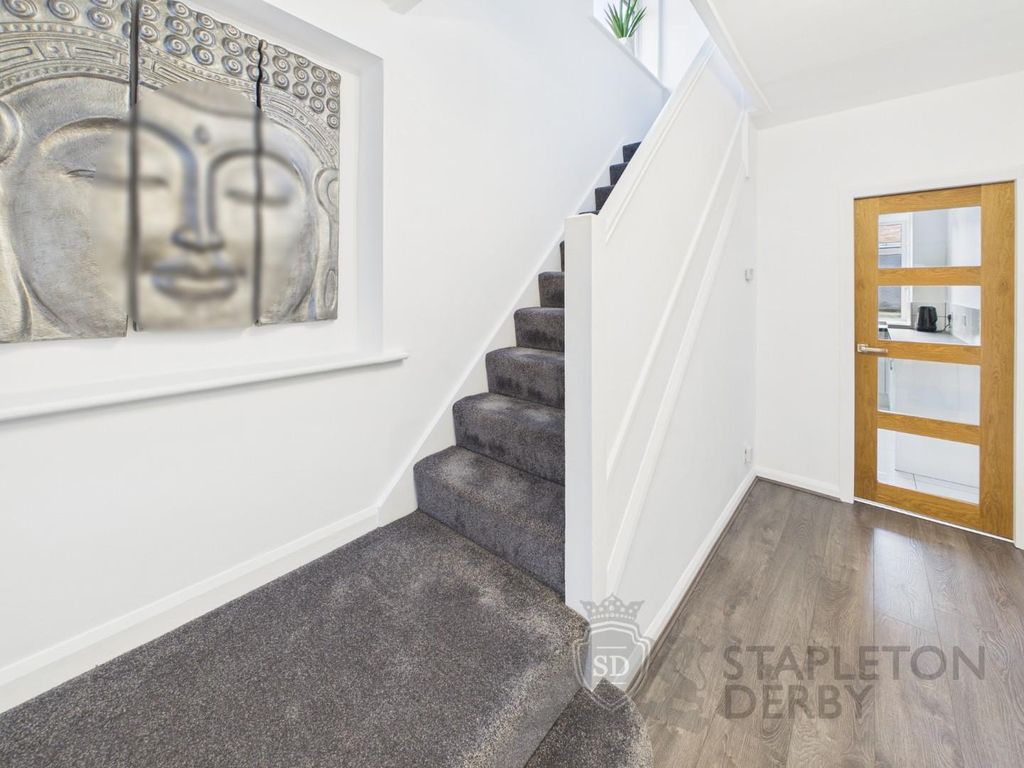 Property photo 2 of 19 Cam04720G0-Pr0185-Still004.Jpg