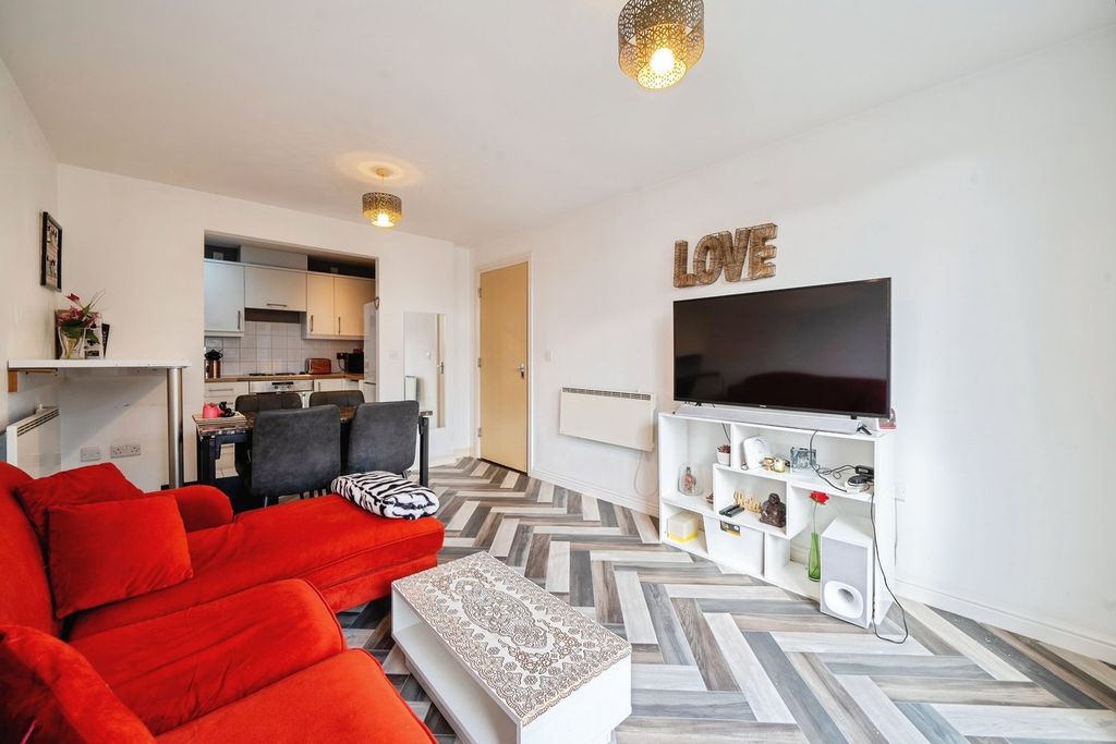 Property photo 2 of 17