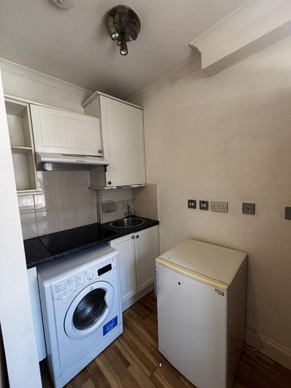 Property photo 2 of 4 Kitchen