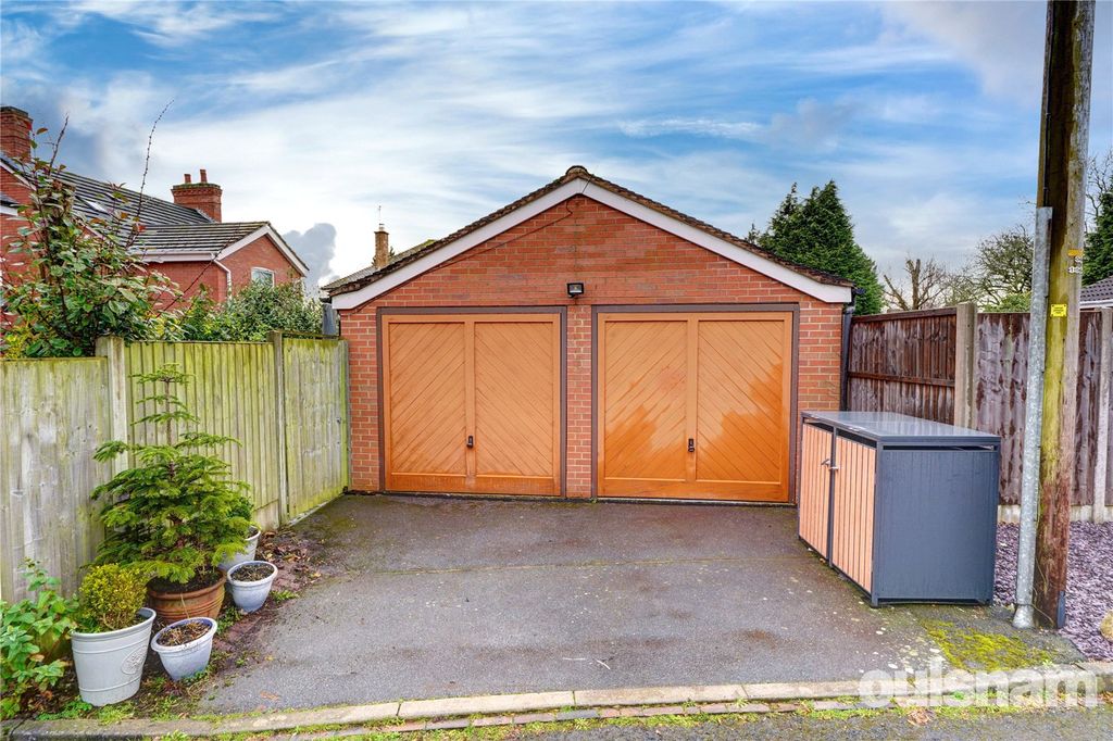 Property photo 2 of 33 Picture No. 15