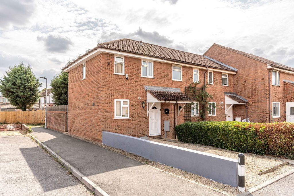 Property photo 1 of 13 A7404819-14