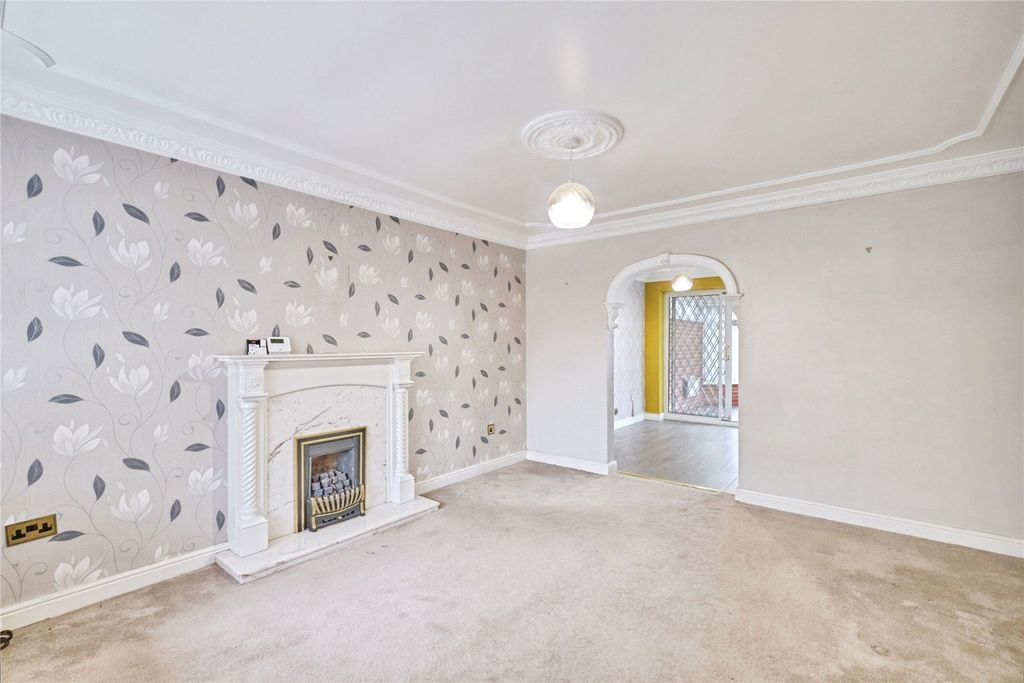 Property photo 2 of 21 Picture No. 14