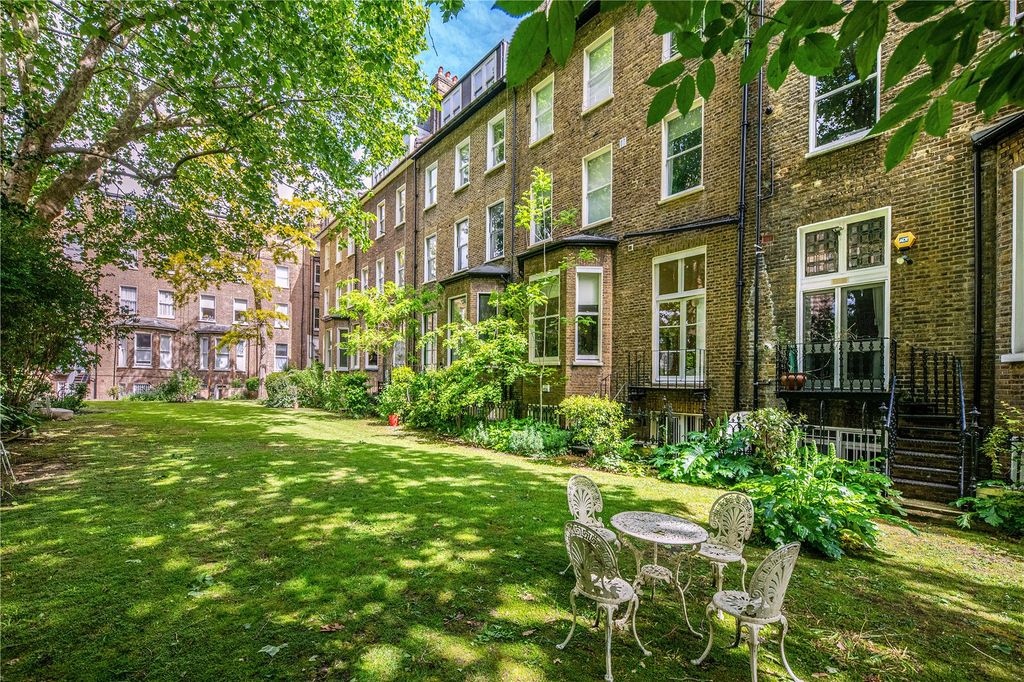 Property photo 1 of 12 Communal Garden