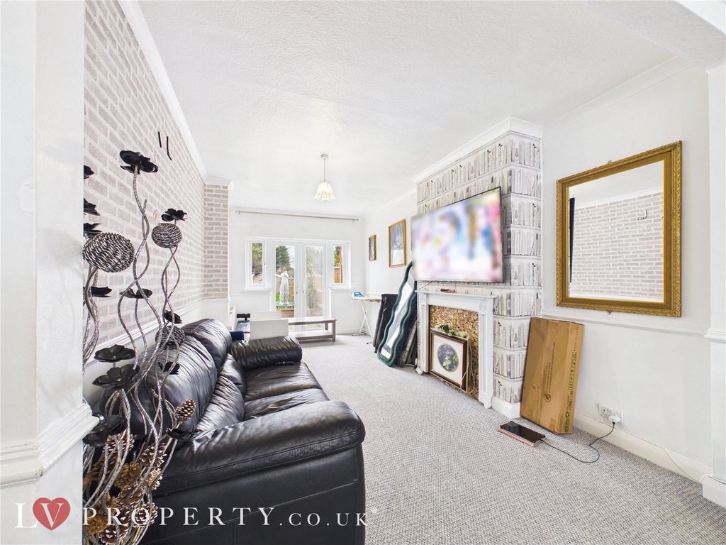 Property photo 3 of 22 Picture No. 17