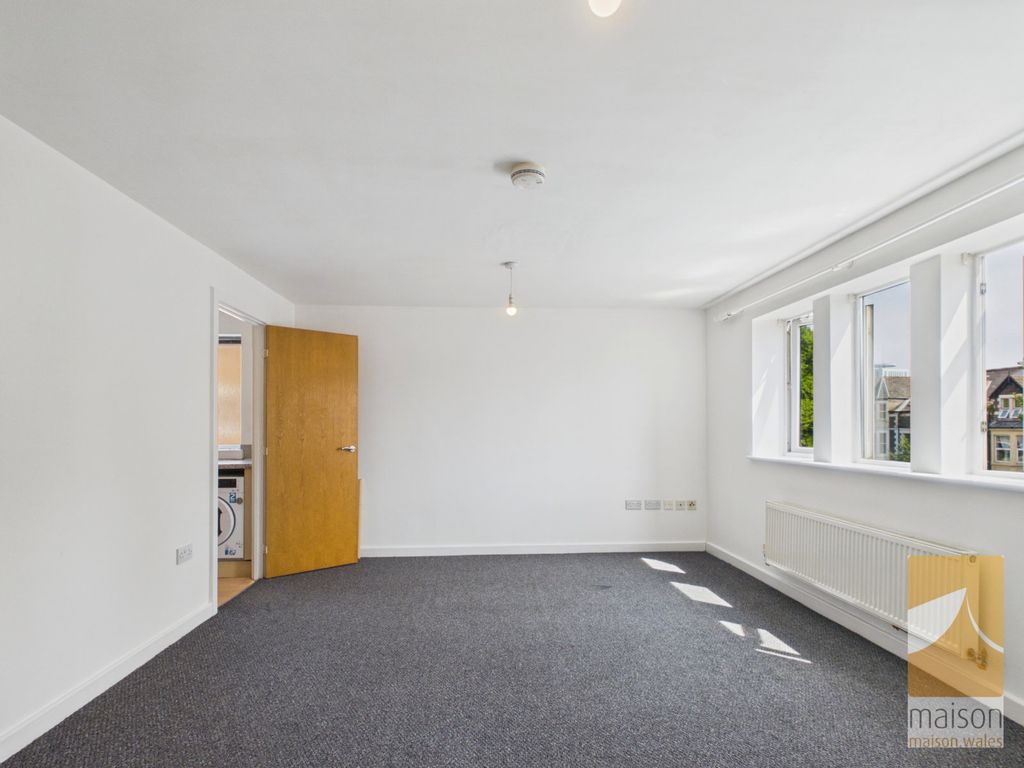 Property photo 3 of 11