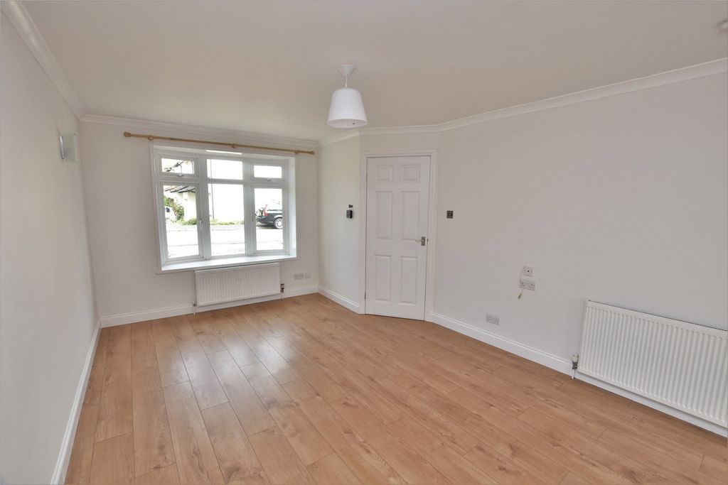 Property photo 2 of 16 Picture No. 23