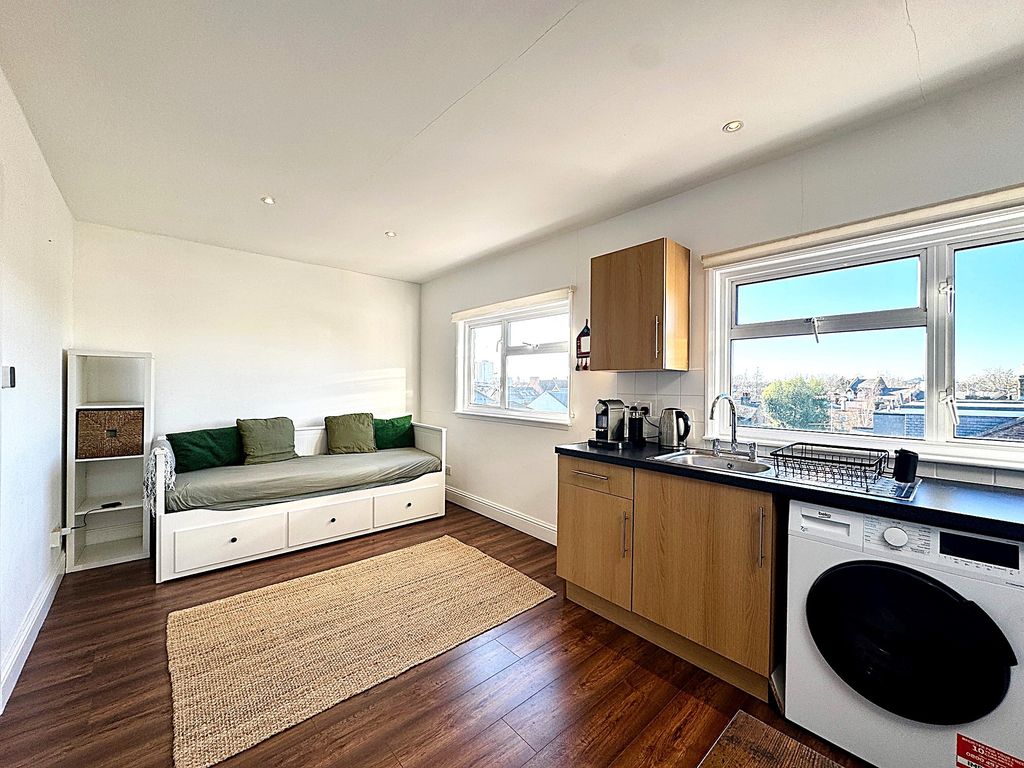 Property photo 2 of 5