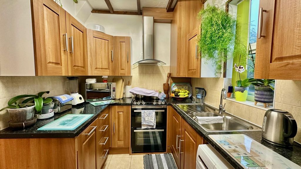 Property photo 3 of 35