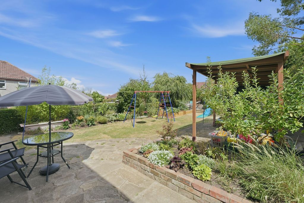 Property photo 2 of 36