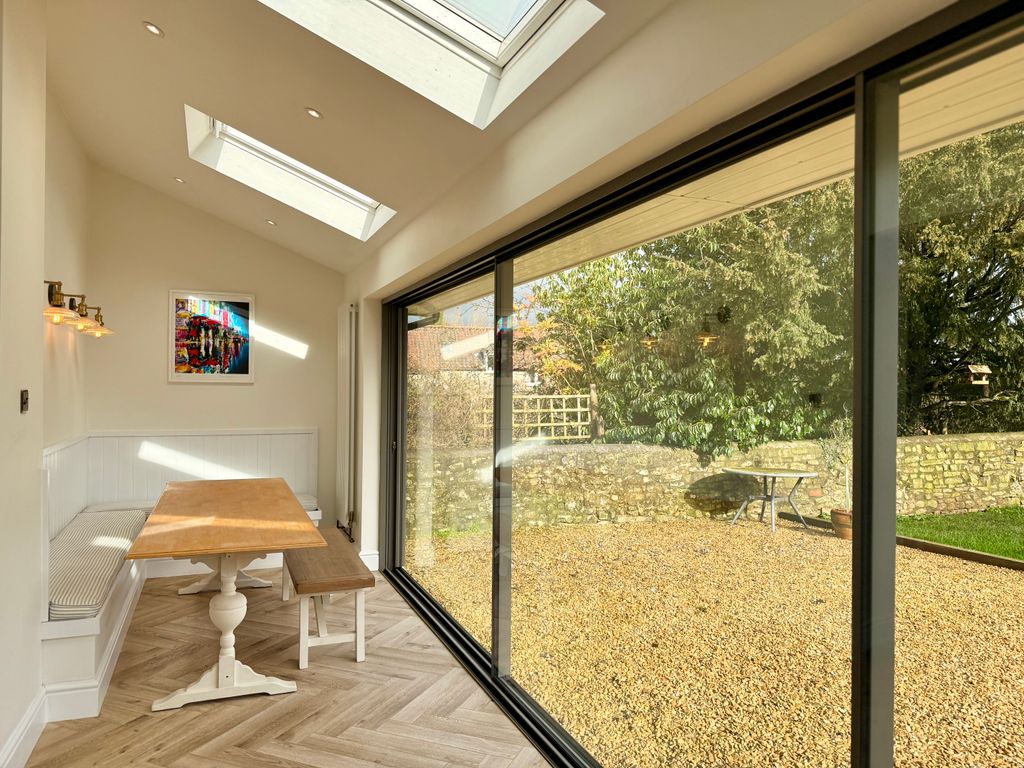 Property photo 3 of 16 Dining Area