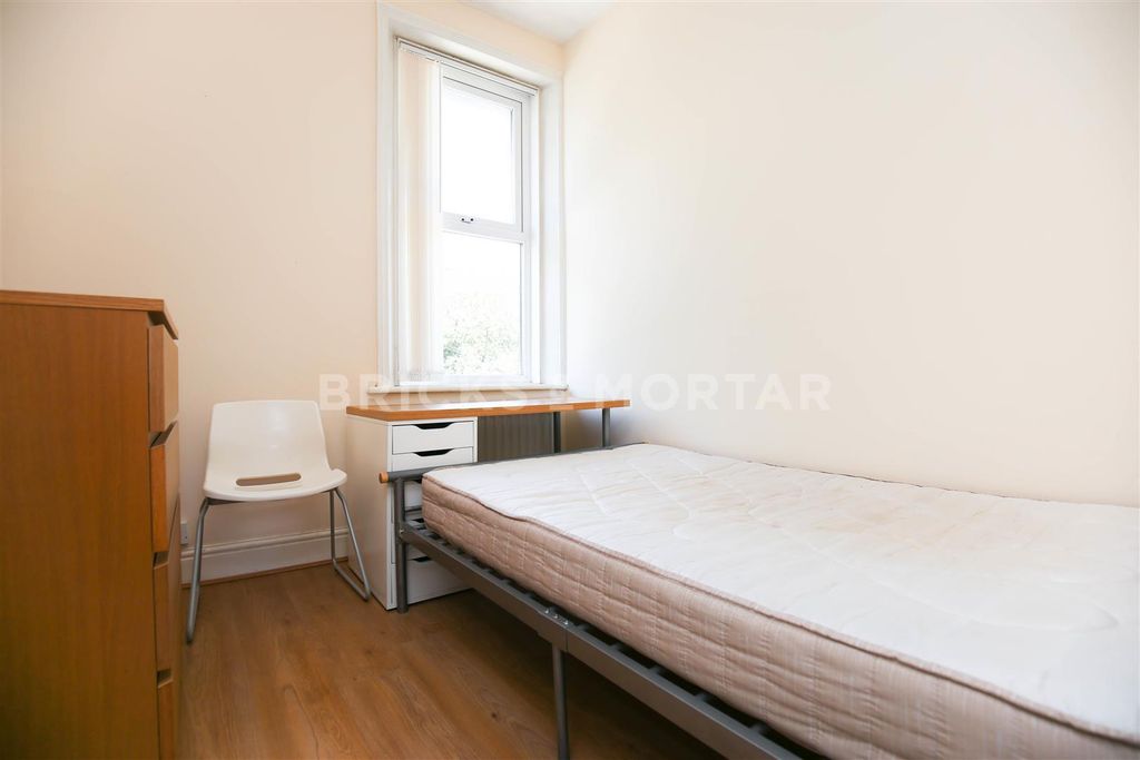 Property photo 3 of 7 4Cnbo5Csx0Tpdzdywwawecyq4_S.Jpg