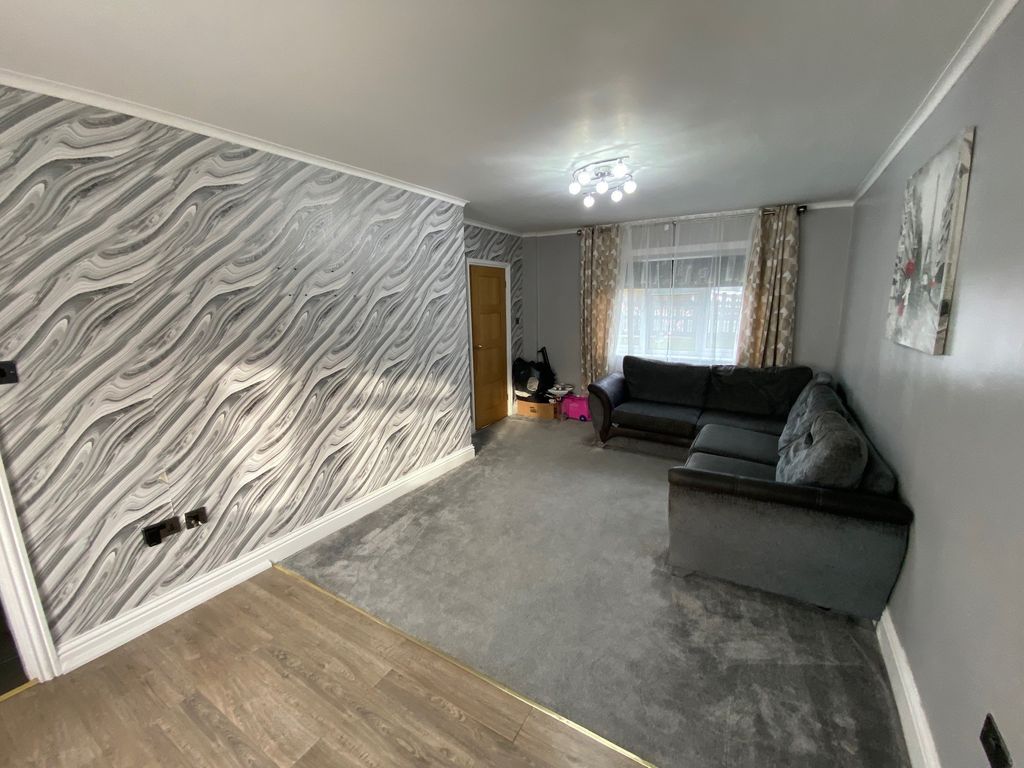 Property photo 2 of 12 Image