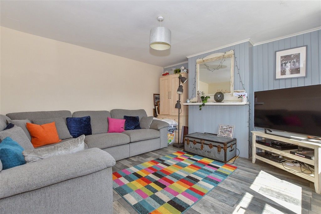 Property photo 2 of 9 Lounge