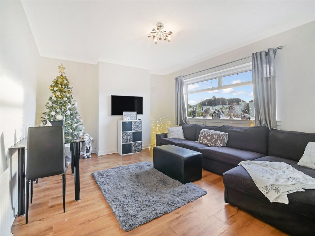 Property photo 2 of 17 Picture No. 04