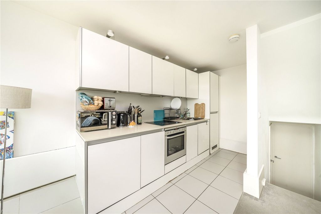 Property photo 3 of 8 Picture No. 21