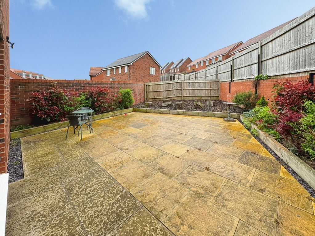 Property photo 2 of 13 Garden