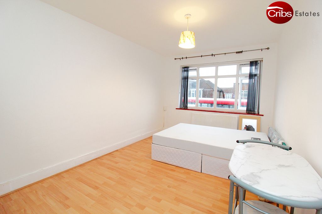 Property photo 3 of 11 Gallery