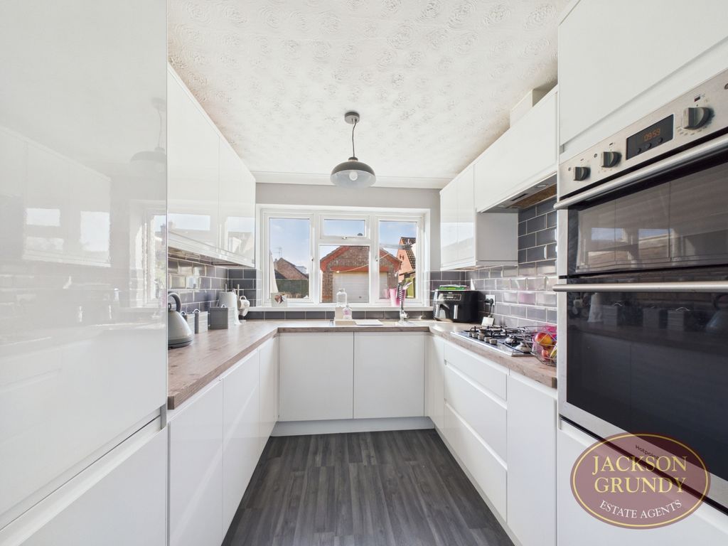 Property photo 3 of 17 Obelisk Rise