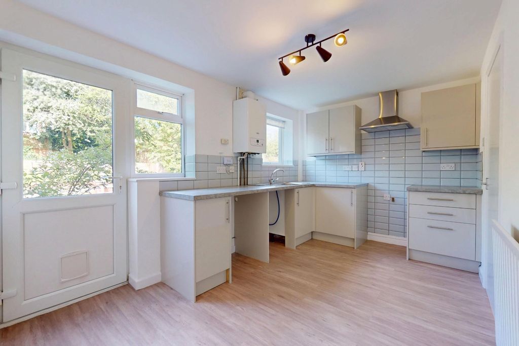 Property photo 2 of 20 4958795