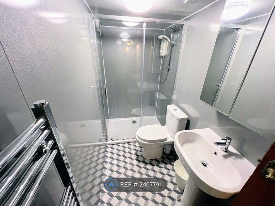 Property photo 3 of 9