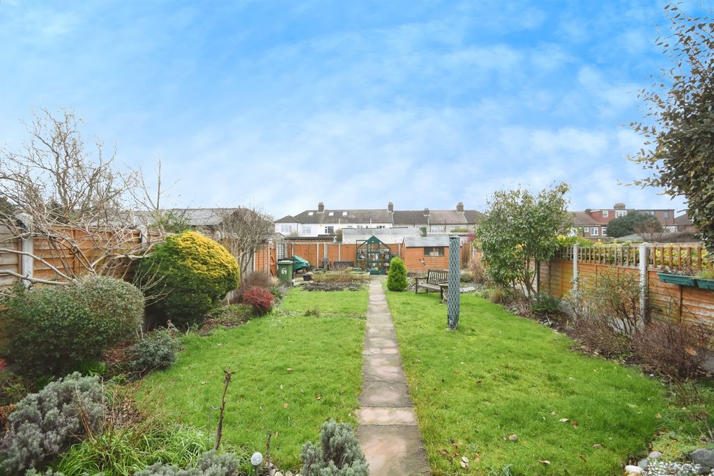 Property photo 2 of 20