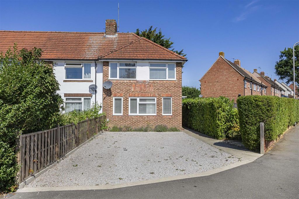 Property photo 2 of 18