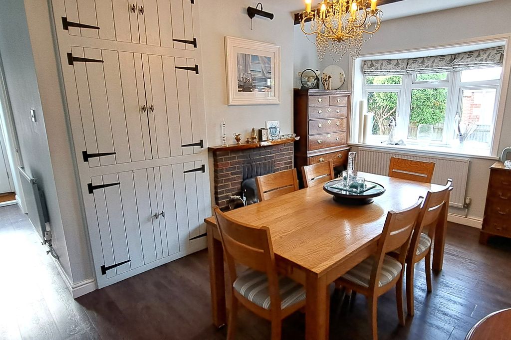 Property photo 3 of 14 Dining Room