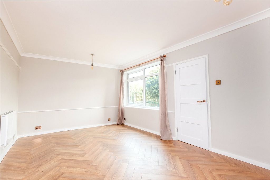 Property photo 1 of 8 Picture No. 08