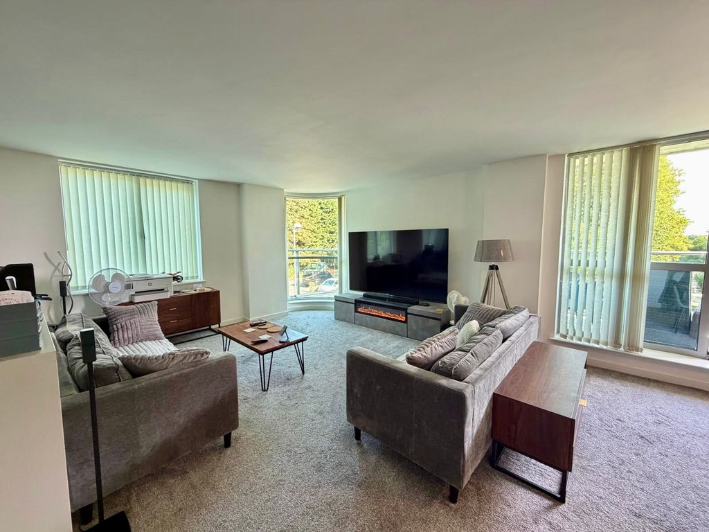 Property photo 3 of 19