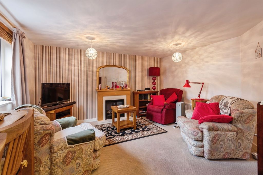 Property photo 3 of 14