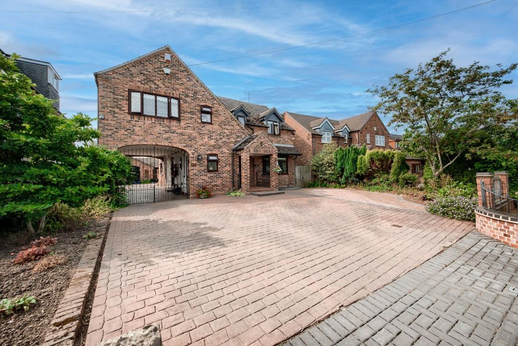 Property photo 1 of 30 Xh2A9175-Hdr(3)-Edit.Jpg