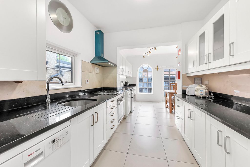 Property photo 1 of 25