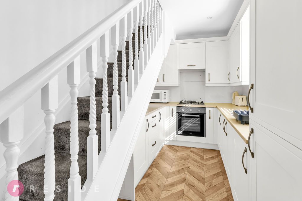 Property photo 3 of 21 Kitchen