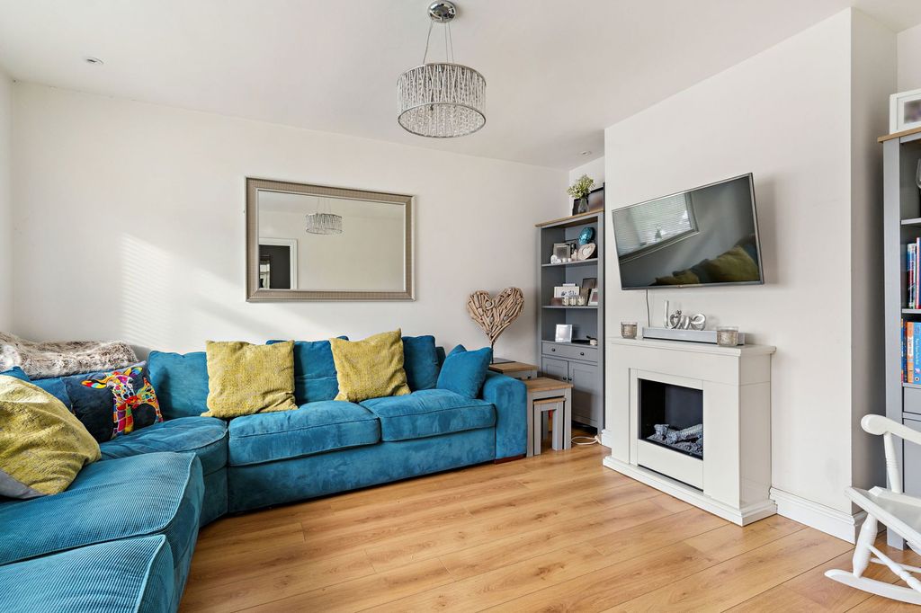 Property photo 3 of 16