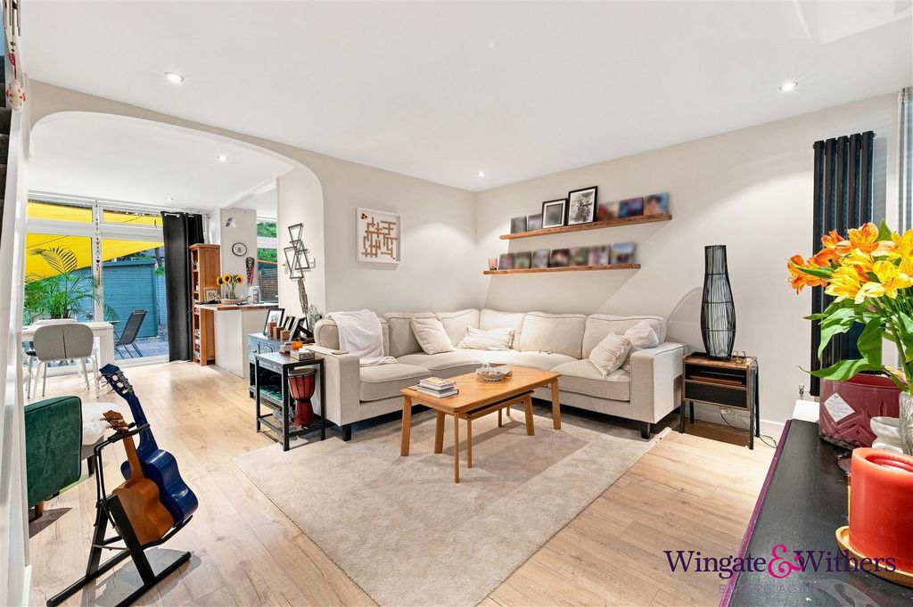 Property photo 3 of 18 3.Jpg