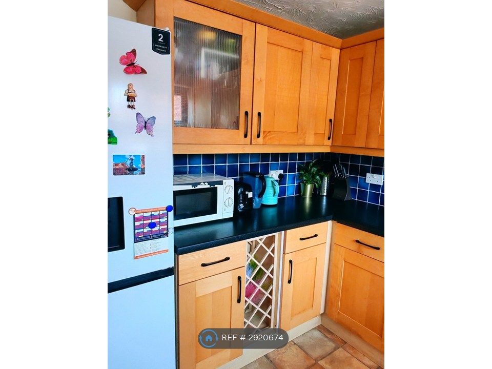 Property photo 3 of 21 Kitchen
