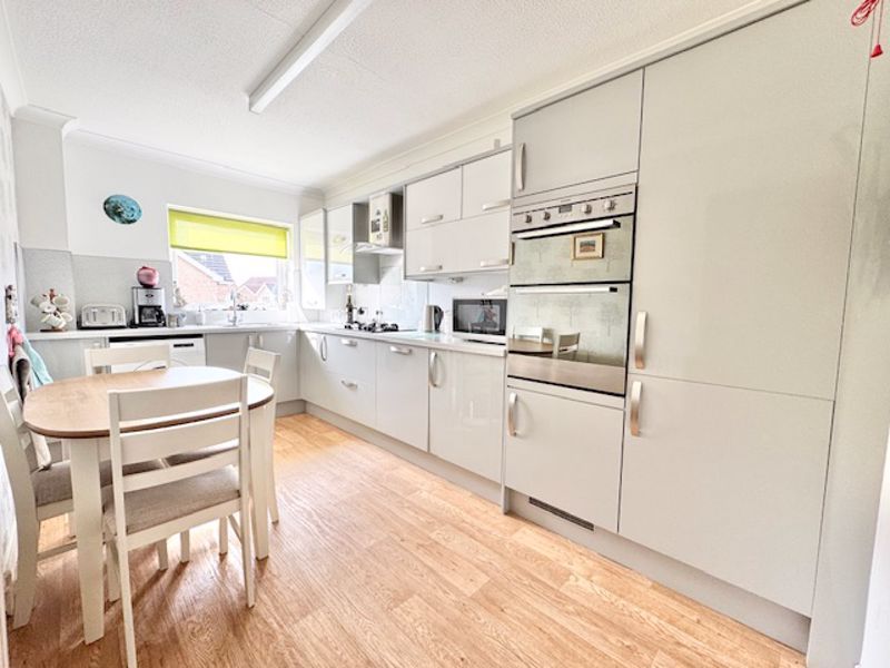 Property photo 2 of 15 Kitchen Diner