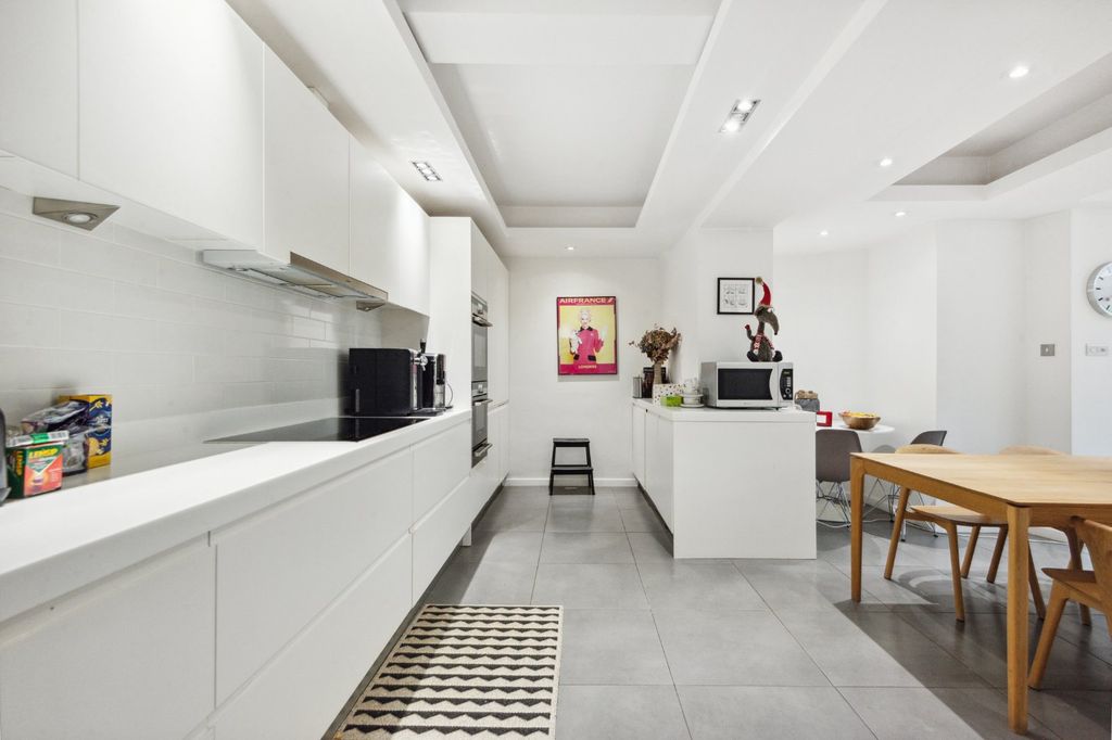 Property photo 2 of 16 Kitchen