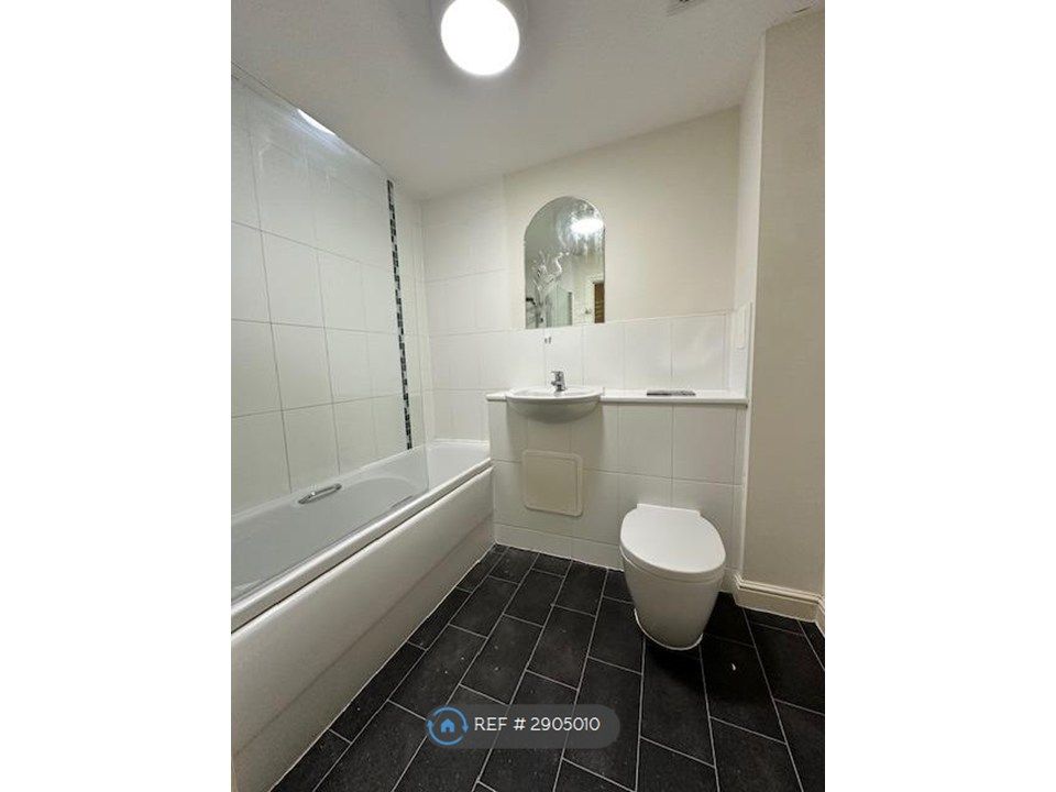 Property photo 2 of 6 Bathroom