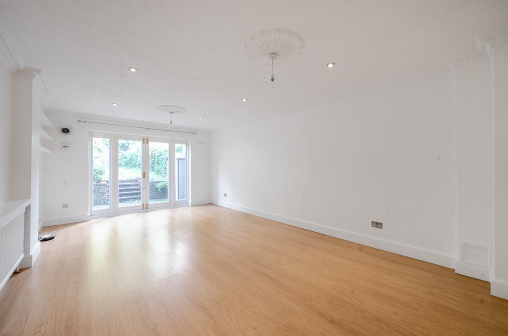 Property photo 2 of 16 1347811-5-68B8078...