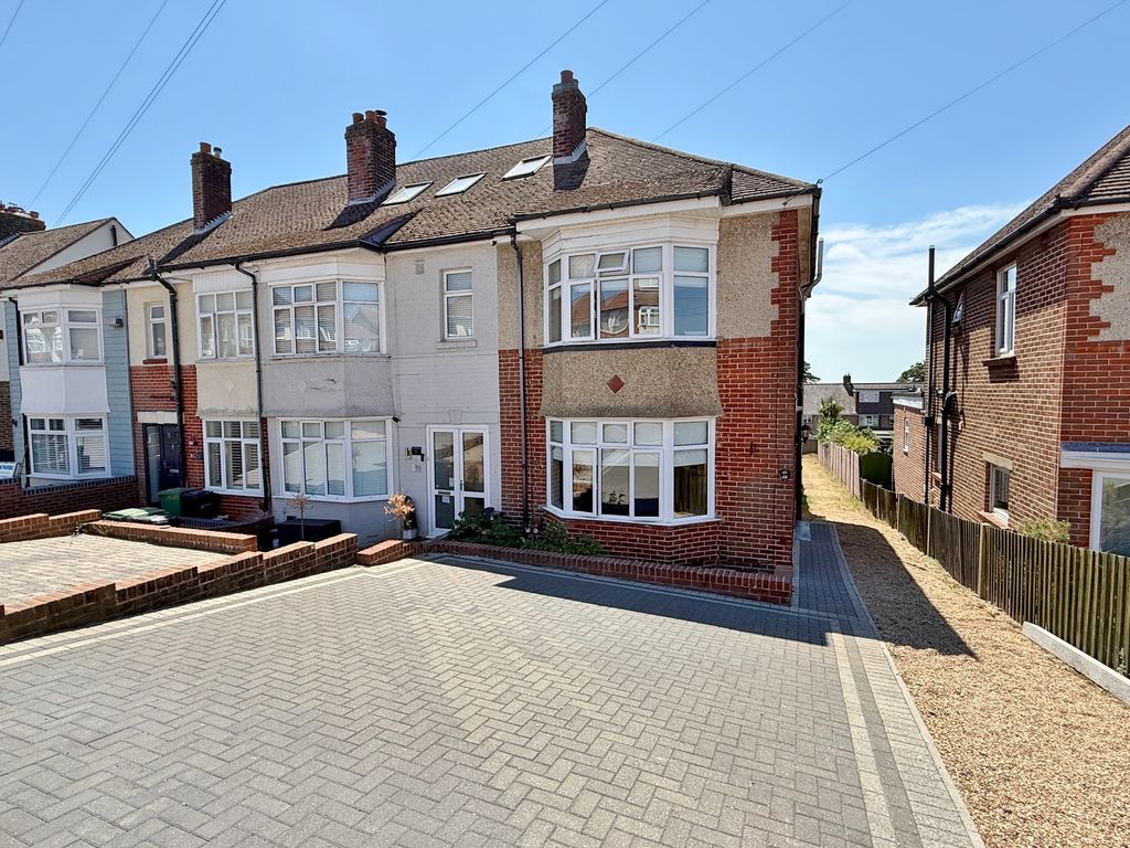 Property photo 1 of 19 Img_6760