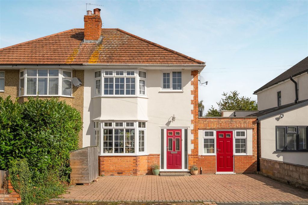 Property photo 1 of 11