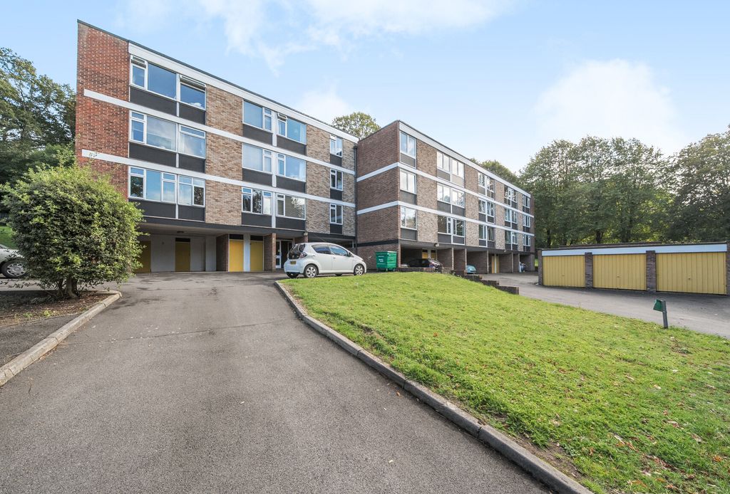 Property photo 1 of 13 1350950-6-68c4494...