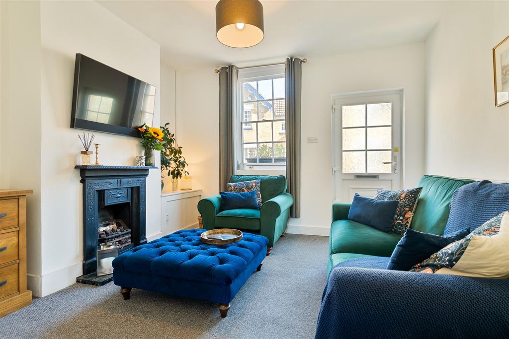 Property photo 3 of 17 Forstal Road, Aylesford16.Jpg