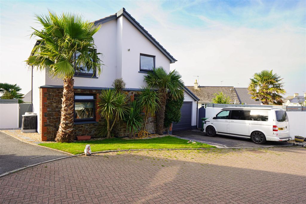 Property photo 1 of 25