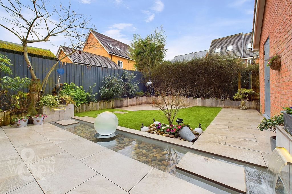 Property photo 1 of 31