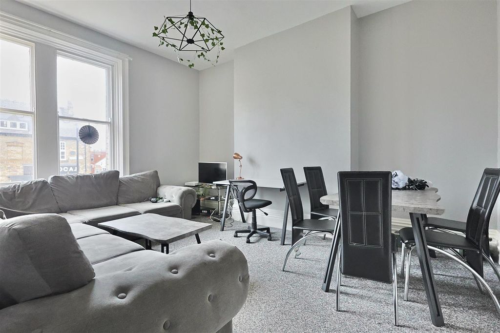 Property photo 1 of 13 7090Dd19-40E6-433D-A56F-276090742B9A_1_201_A.Jpeg