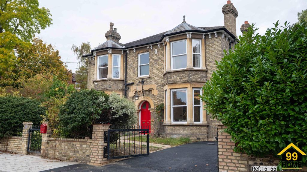 Property photo 1 of 10 Photo 0