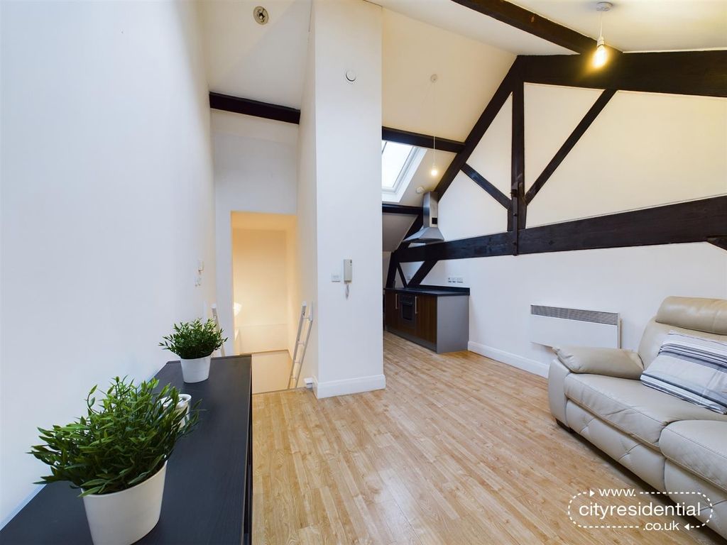 Property photo 3 of 16 Living Room