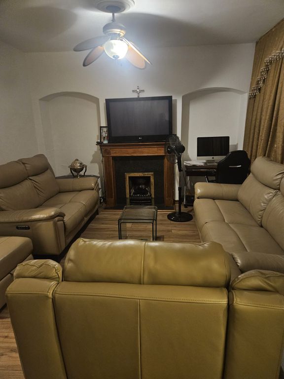 Property photo 2 of 5